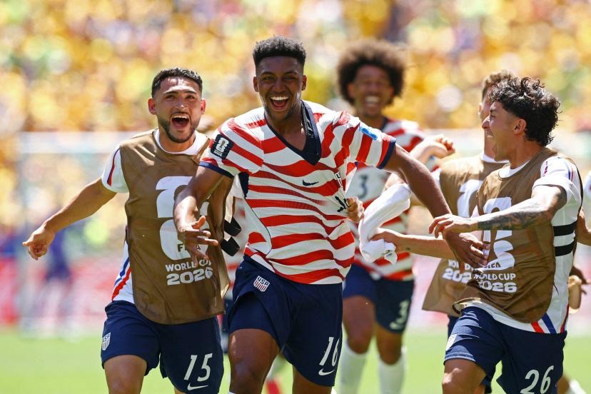 Coupe du Monde 2026 : les États-Unis qualifiés pour les 16es de finale après leur succès contre&nbsp;l’Australie