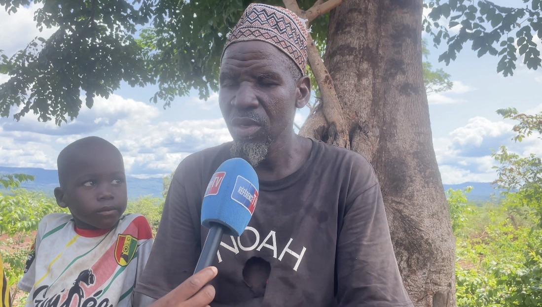 Mali-Yembéring : cet imam transforme le bois en charbon